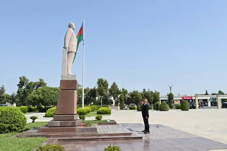 Emin Əmrullayev Saatlıda vətəndaşları qəbul edib