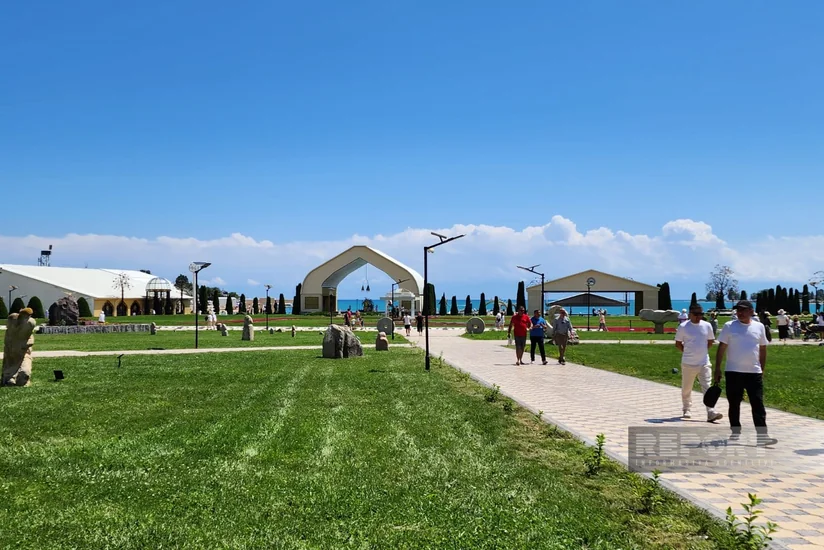 Azərbaycanlı jurnalistlər Qırğızıstanın mənəvi mərkəzini ziyarət ediblər