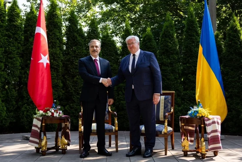 Hakan Fidan ukraynalı həmkarı ilə Rusiya-Ukrayna müharibəsini müzakirə edib