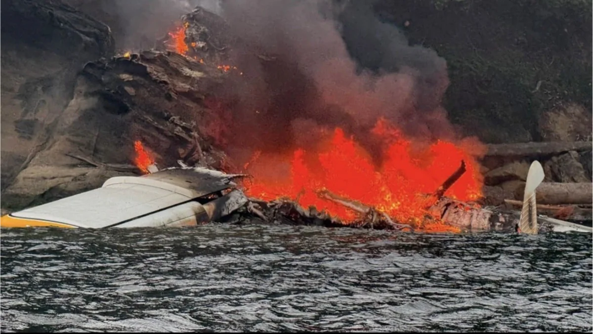 Seaplane crashes in Washington