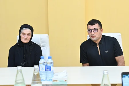 Emin Əmrullayev Saatlıda vətəndaşları qəbul edib