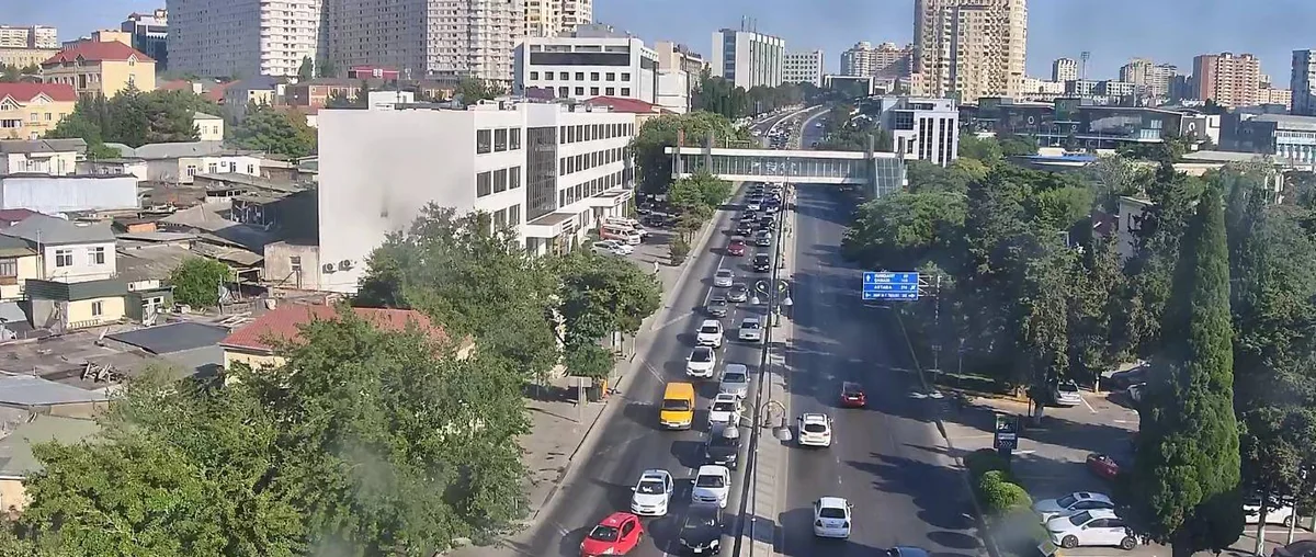 Bakının bir sıra yollarında tıxac yaranıb