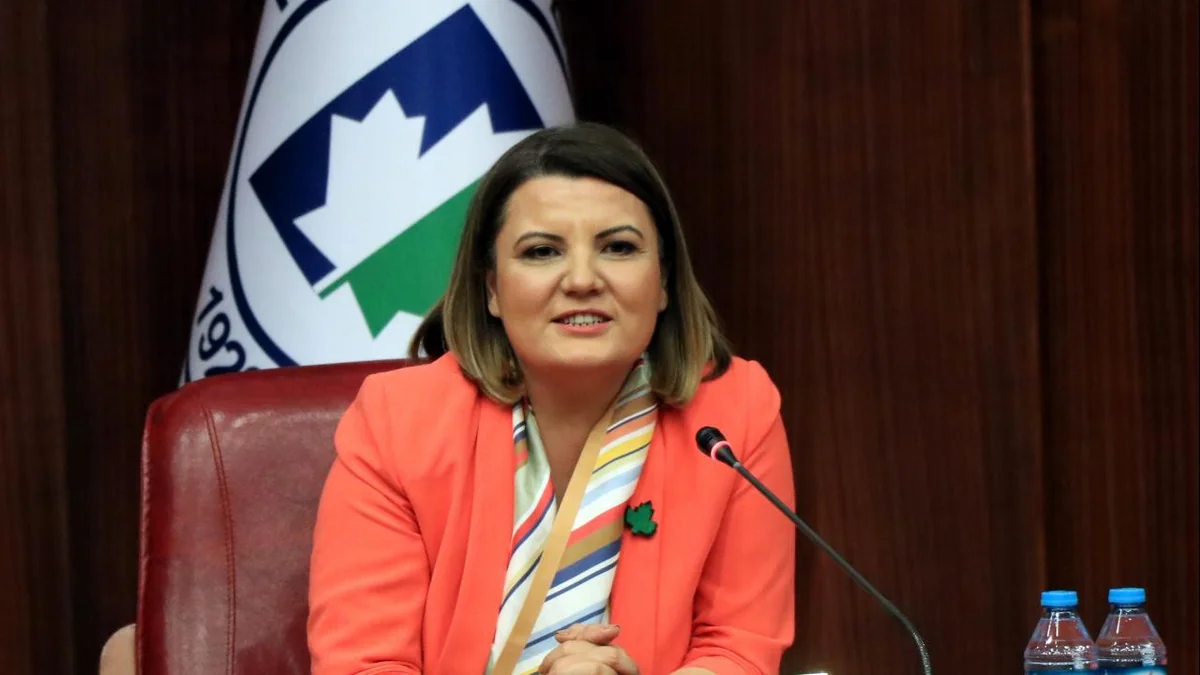 Türkiyədə saxlanılan bələdiyyə sədri vəzifədən uzaqlaşdırılıb