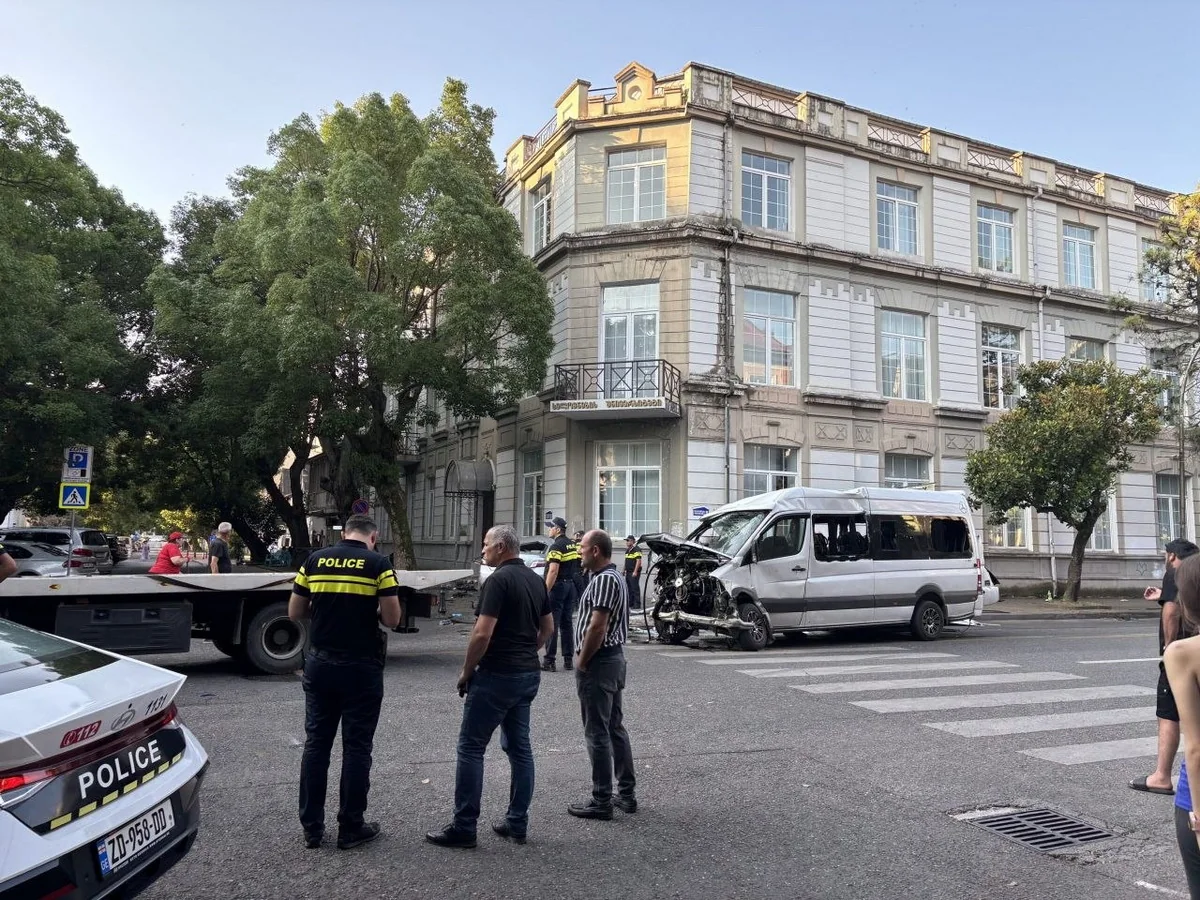 Road accident in Batumi leaves 2 dead, 7 injured