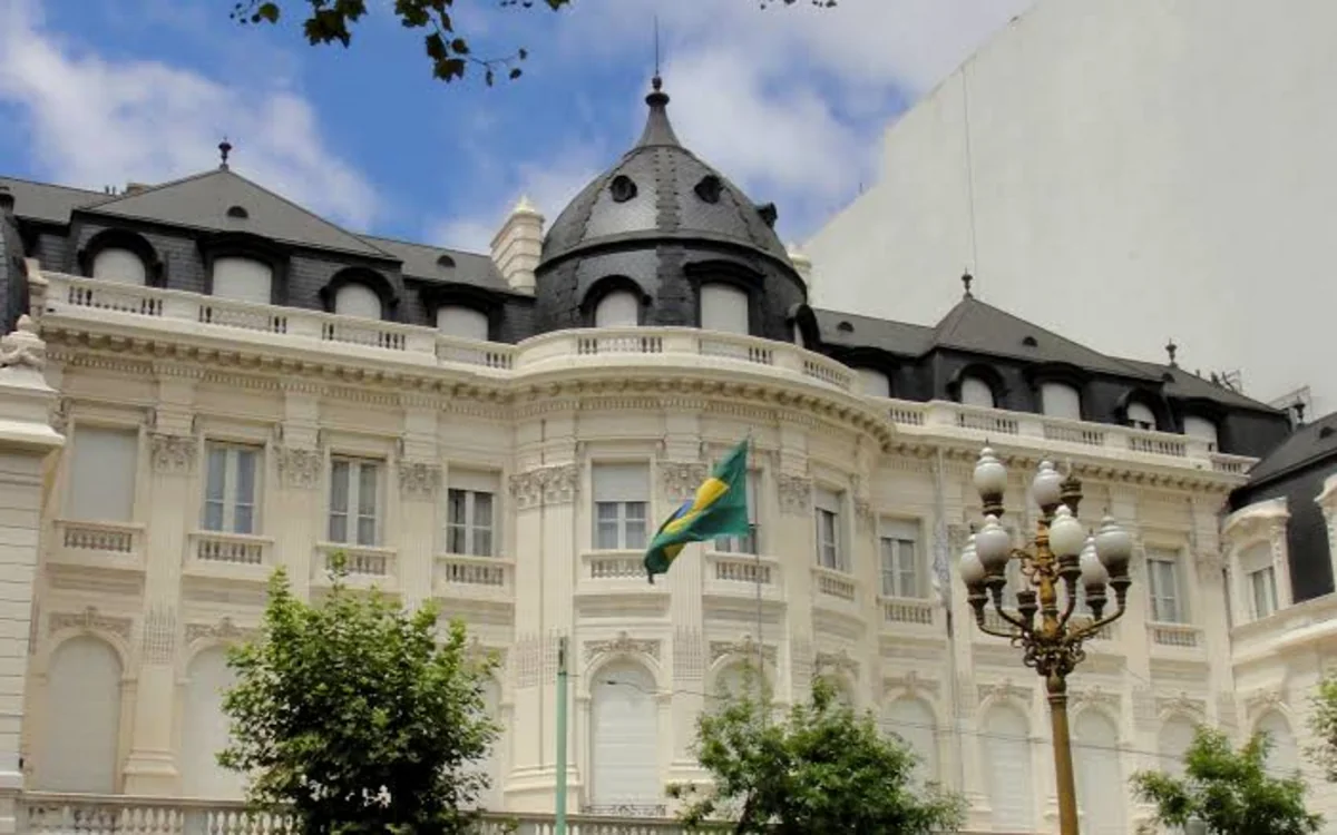 Braziliya Mileyin açıqlamalarından sonra Argentinadakı səfirini geri çağırıb