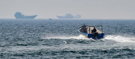 WSJ: SEPAH Qırmızı dənizi və Bab-əl-Məndəbi bloklamaqla təhdid edib