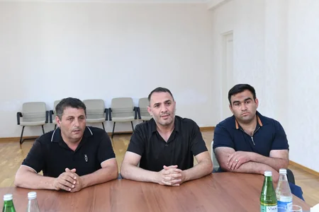 Rövşən Rzayev Oğuzda vətəndaşları qəbul edib