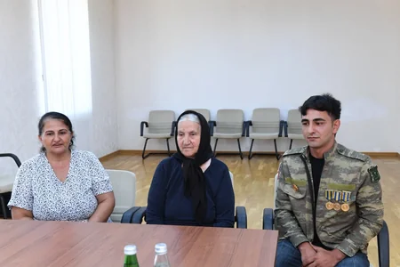Rövşən Rzayev Oğuzda vətəndaşları qəbul edib
