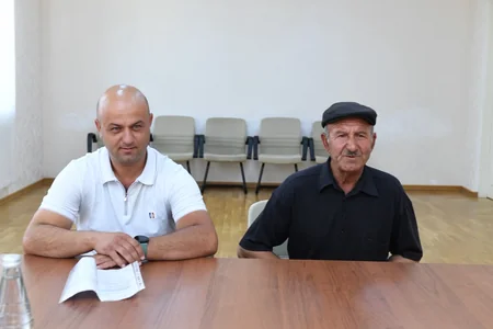 Rövşən Rzayev Oğuzda vətəndaşları qəbul edib