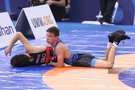 Güləşçi Ömər Salmanov dünya çempionatında Azərbaycana ilk medalı qazandırıb