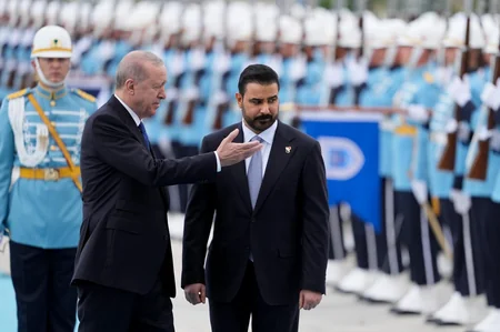 İraqın Baş naziri Türkiyədə səfərdədir