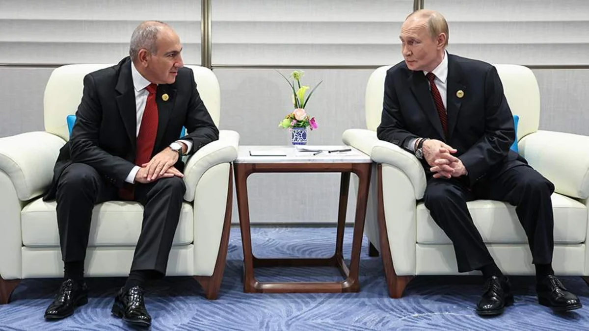 Aİ, yoxsa Aİİ? - Putin Paşinyanı seçim qarşısında qoydu - ŞƏRH