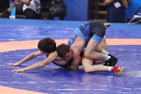 Güləşçi Ömər Salmanov dünya çempionatında Azərbaycana ilk medalı qazandırıb