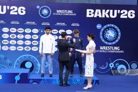 Dünya çempionatı: Gümüş medal qazanan İsfahan Həsənov mükafatlandırılıb