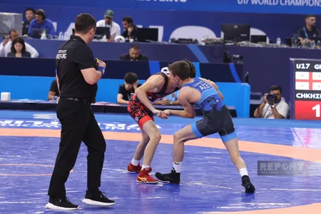 Güləşçi Ömər Salmanov dünya çempionatında Azərbaycana ilk medalı qazandırıb