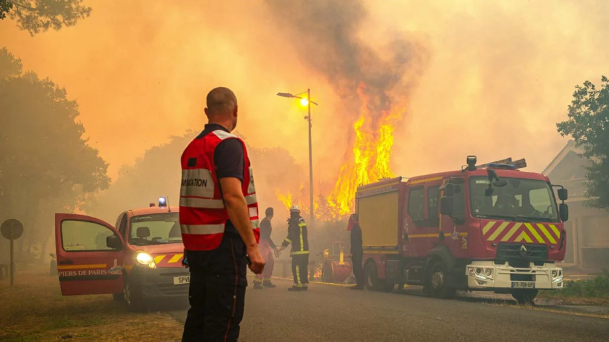 France, Spain race to contain huge wildfires before fresh heatwave begins
