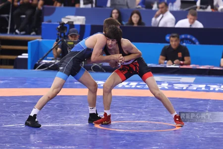 Güləşçi Ömər Salmanov dünya çempionatında Azərbaycana ilk medalı qazandırıb