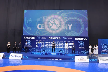Dünya çempionatı: Gümüş medal qazanan İsfahan Həsənov mükafatlandırılıb