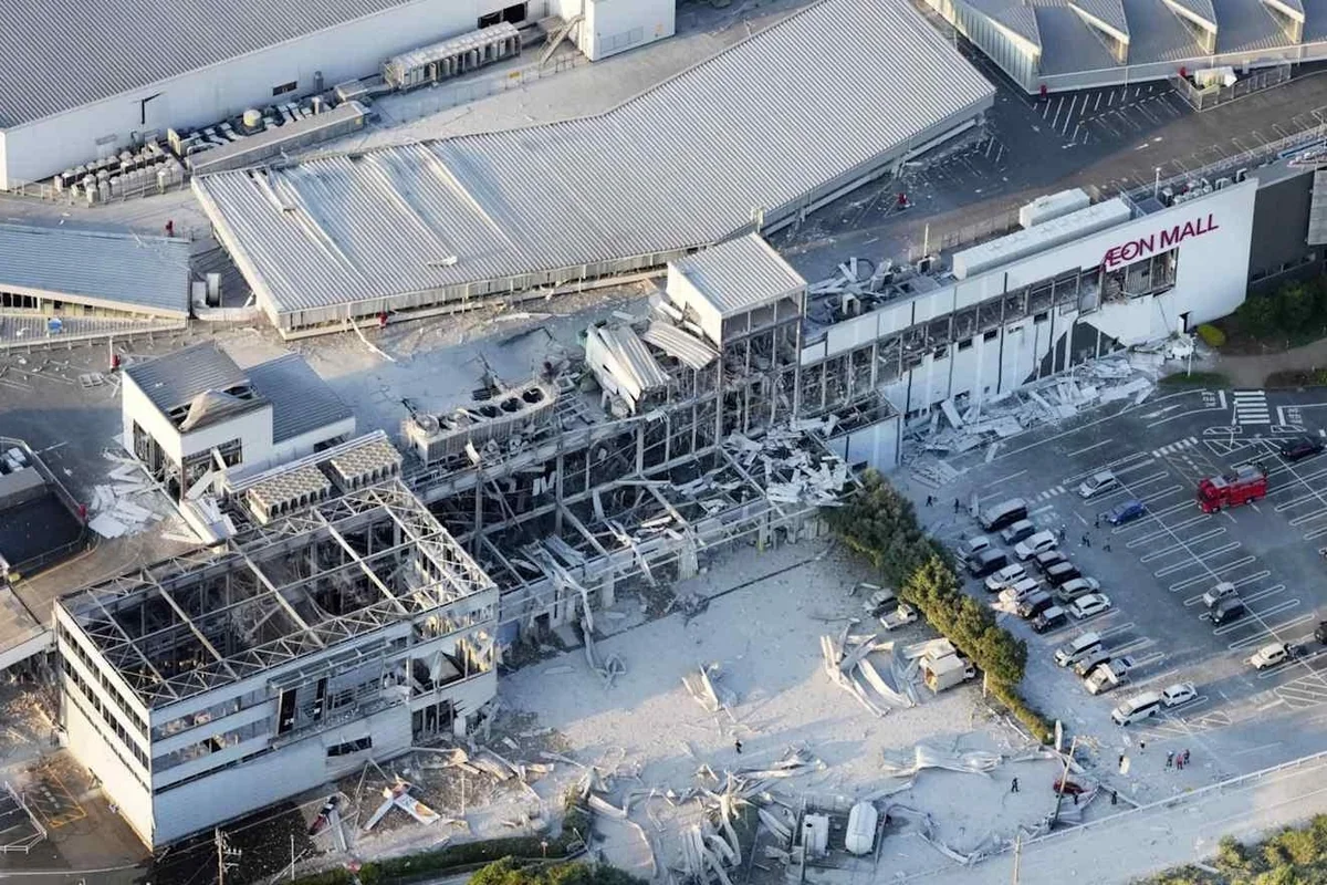 About 300,000 ordered to evacuate after Japan earthquake