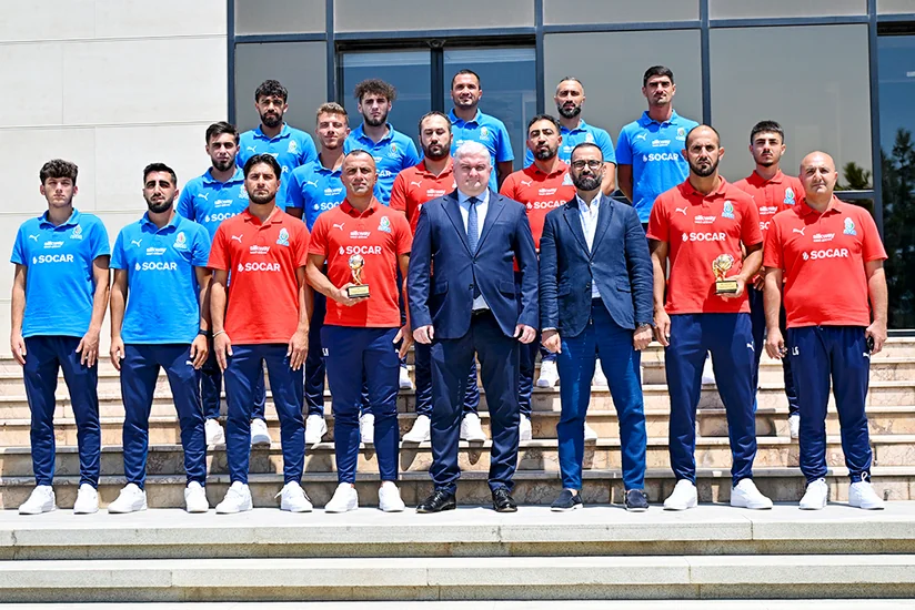AFFA-nın baş katibi Cahangir Fərəcullayev çimərlik futbolu millisinin üzvləri ilə görüşüb