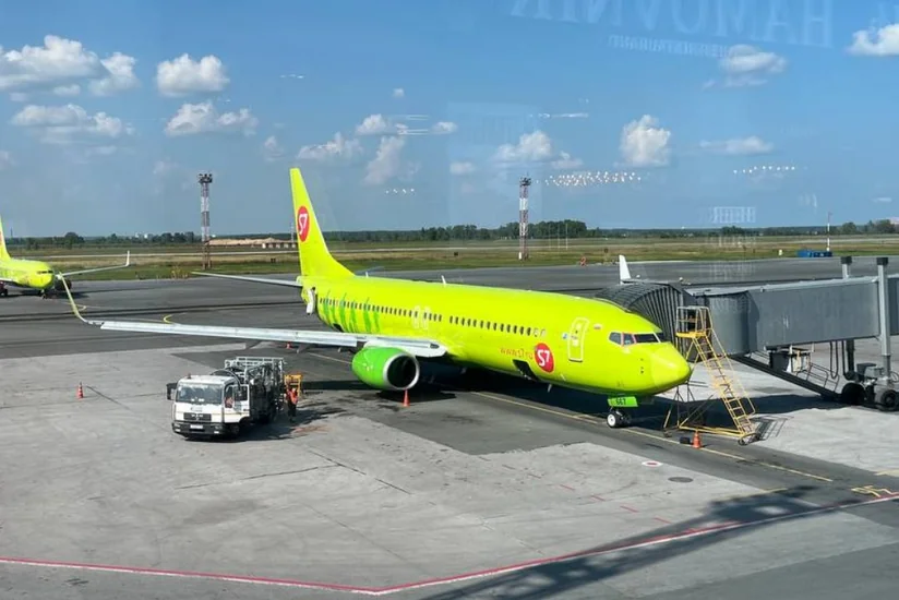 Самолет S7 вернулся в аэропорт Новосибирск после вылета из-за загоревшегося двигателя