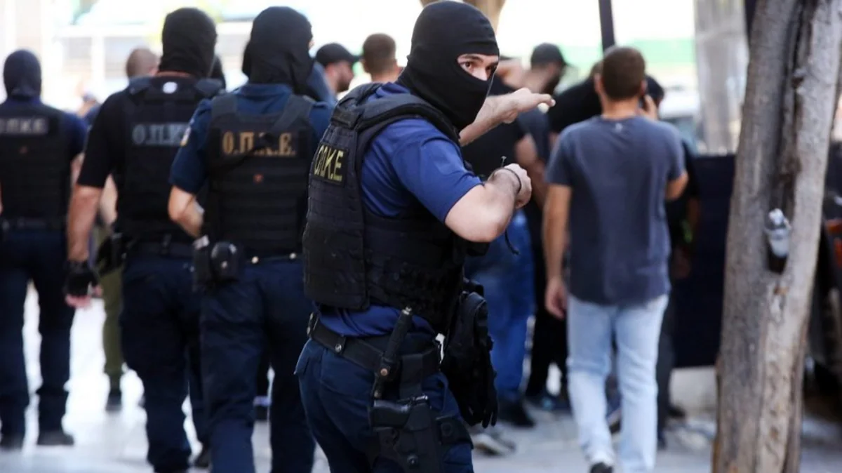 В Салониках 14 человек обвиняются в краже и мошенничестве на сумму более 100 тыс. евро
