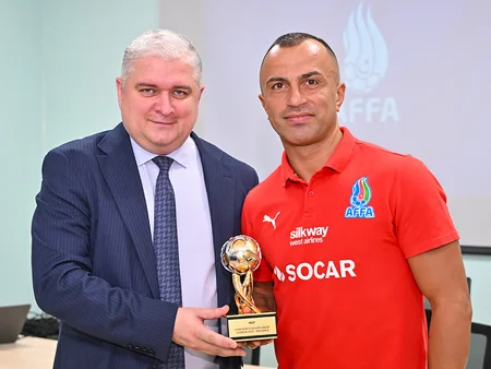AFFA-nın baş katibi Cahangir Fərəcullayev çimərlik futbolu millisinin üzvləri ilə görüşüb