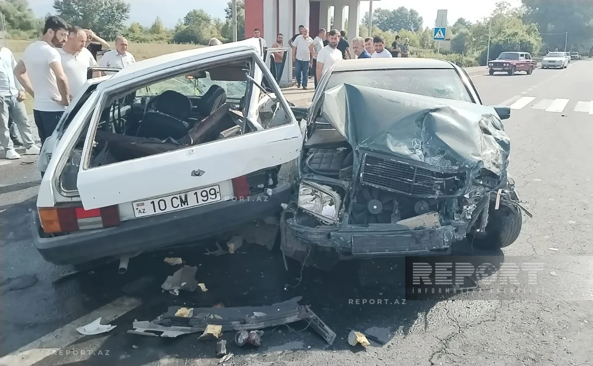Oğuzda iki avtomobil toqquşub, ölən var