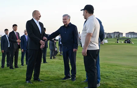 İlham Əliyev Çolpon-Atada üç dövlət başçısı ilə birlikdə Qolf Klubun açılışında iştirak edib