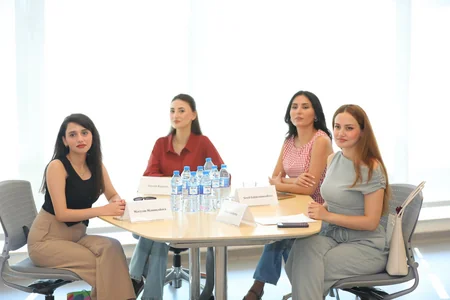 Rəqəmsal mediada ədəbi dil standartları mövzusunda təlimlər başa çatıb