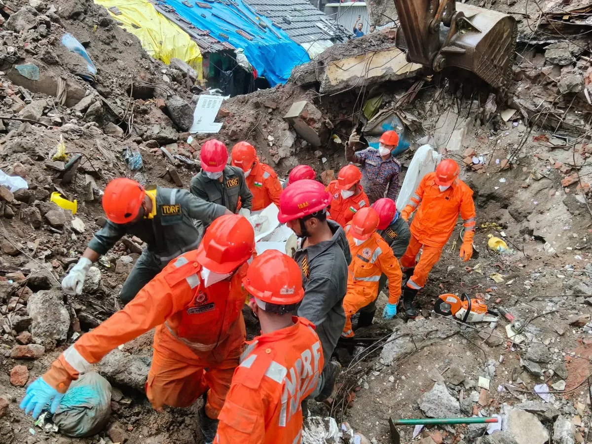 Mumbai building collapse leaves nine dead