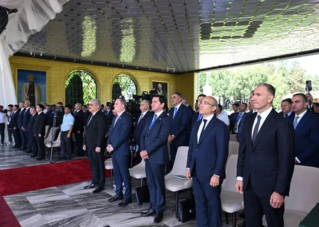 Azərbaycan və Qırğızıstan prezidentlərinin təltifolunma mərasimi keçirilib - YENİLƏNİB