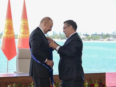 Azərbaycan və Qırğızıstan prezidentlərinin təltifolunma mərasimi keçirilib - YENİLƏNİB