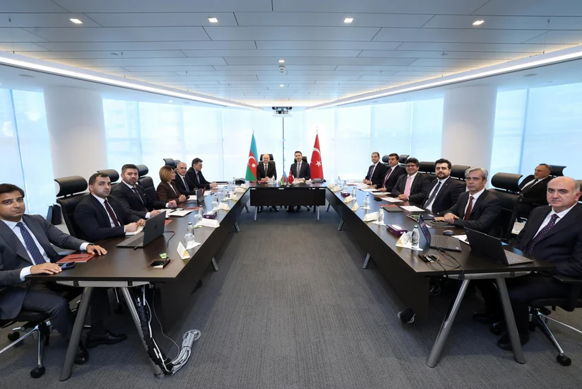 Türkiyə və Azərbaycan arasında bərpa olunan enerji mənbələri ilə bağlı layihələr müzakirə edilib