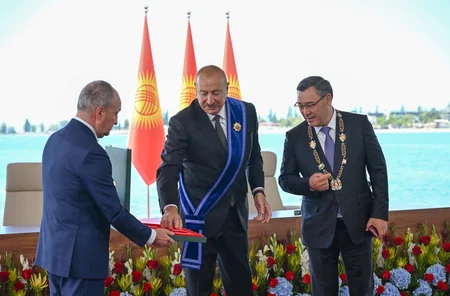 Azərbaycan və Qırğızıstan prezidentlərinin təltifolunma mərasimi keçirilib - YENİLƏNİB