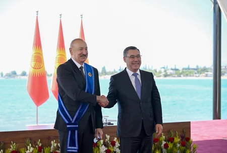 Azərbaycan və Qırğızıstan prezidentlərinin təltifolunma mərasimi keçirilib - YENİLƏNİB
