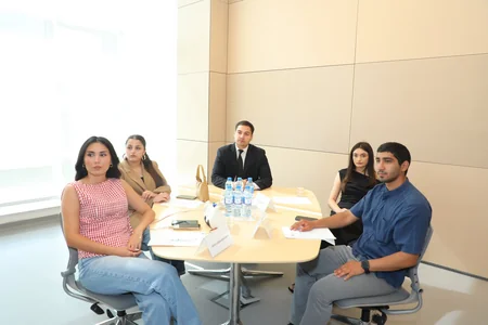 Rəqəmsal mediada ədəbi dil standartları mövzusunda təlimlər başa çatıb