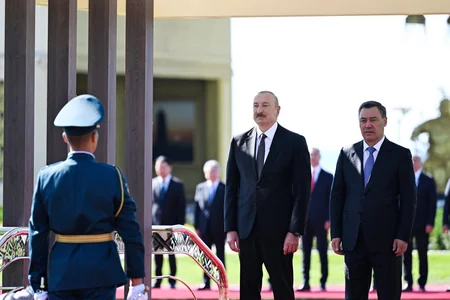 Official welcome ceremony held for President Ilham Aliyev in Cholpon-Ata