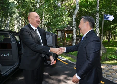 Official welcome ceremony held for President Ilham Aliyev in Cholpon-Ata