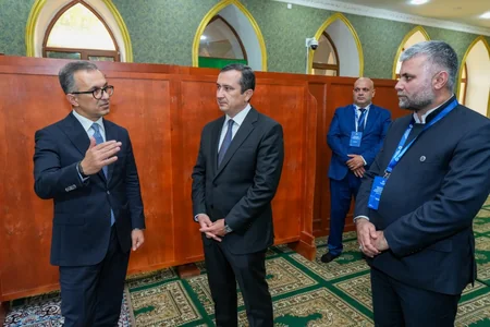 Ramin Məmmədov Şəmkirdə Cümə məscidini, alman kilsəsini ziyarət edib