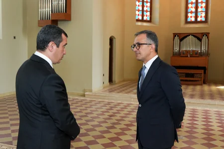 Ramin Məmmədov Şəmkirdə Cümə məscidini, alman kilsəsini ziyarət edib