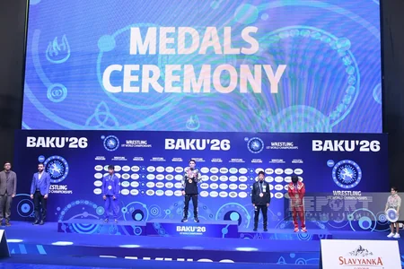 Dünya çempionatı: Gümüş medal qazanan İbrahim Həsənov mükafatlandırılıb