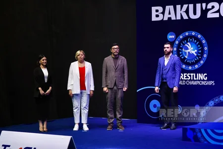 Dünya çempionatı: Gümüş medal qazanan İbrahim Həsənov mükafatlandırılıb