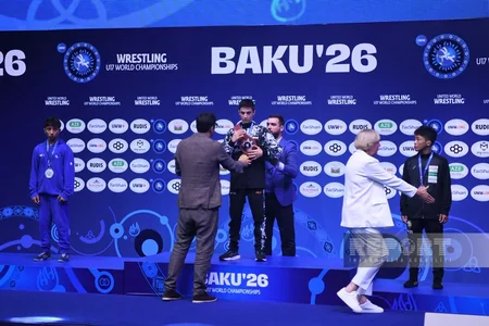 Dünya çempionatı: Gümüş medal qazanan İbrahim Həsənov mükafatlandırılıb