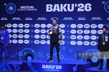 Dünya çempionatı: Gümüş medal qazanan İbrahim Həsənov mükafatlandırılıb