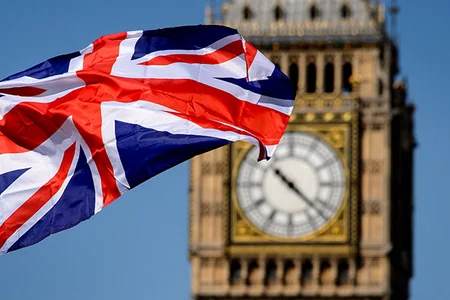Britaniya 2027-ci il seçkilərindən sonra Fransanın siyasi kursunun dəyişməsindən ehtiyat edir