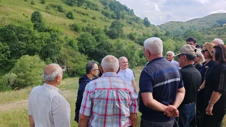 Bəşir Hacıyev və Ramin Məmmədov Kəlbəcərdəki qəbiristanlıqlara baxış keçiriblər