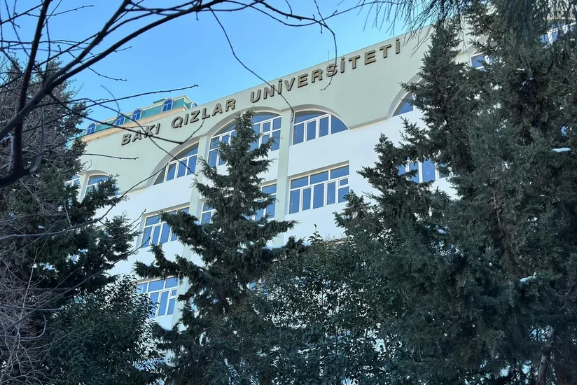 Студентки Бакинского университета для девушек продолжат обучение в других частных вузах