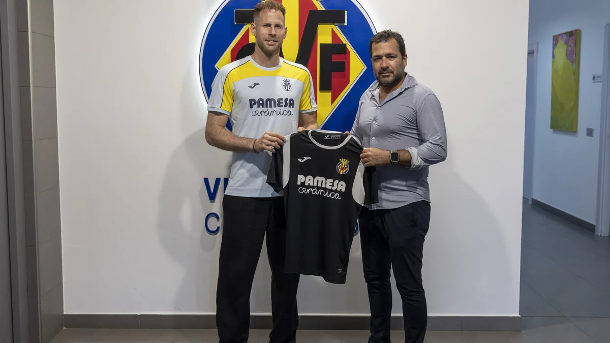 Vilyarreal qapıçı Peter Qulaçini transfer edib