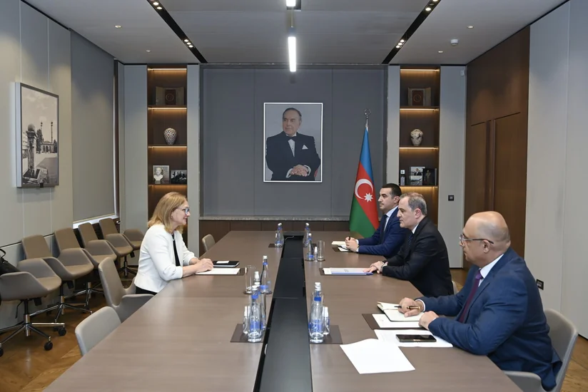 Estoniyanın yeni səfiri etimadnaməsinin surətini Ceyhun Bayramova təqdim edib